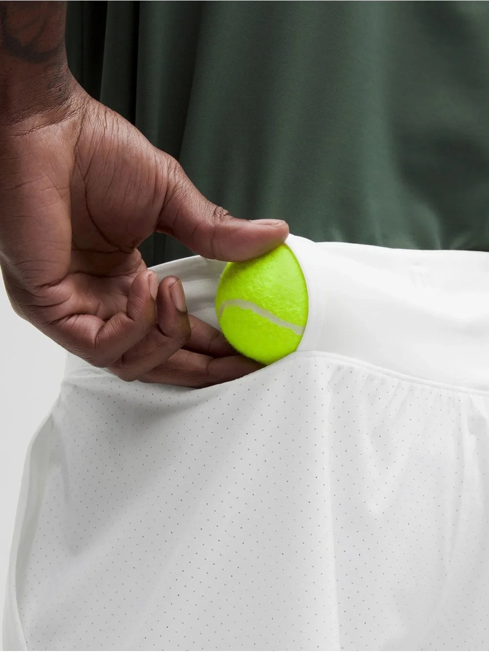 Lululemon Men’s Vented Tennis Short White Athletic Drawstring Bottoms Size Large